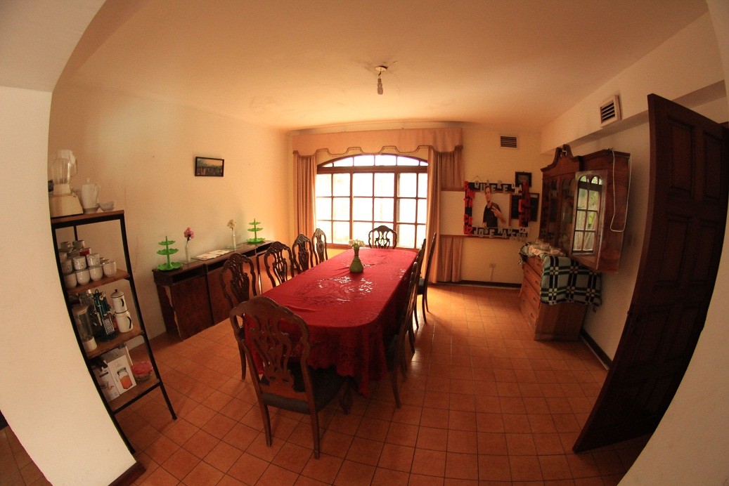 Casa en Barrio Urbari en Santa Cruz de la Sierra 4 dormitorios 4 baños 4 parqueos Foto 6