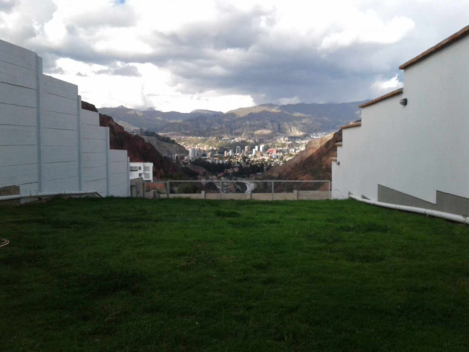 Casa en Mallasilla en La Paz 3 dormitorios 4 baños 2 parqueos Foto 4