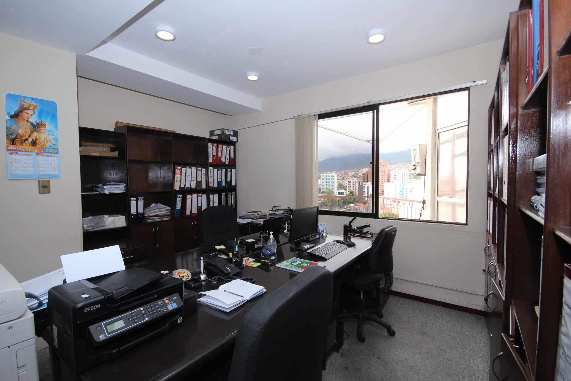 Oficina en Queru Queru en Cochabamba 9 dormitorios 2 baños  Foto 9