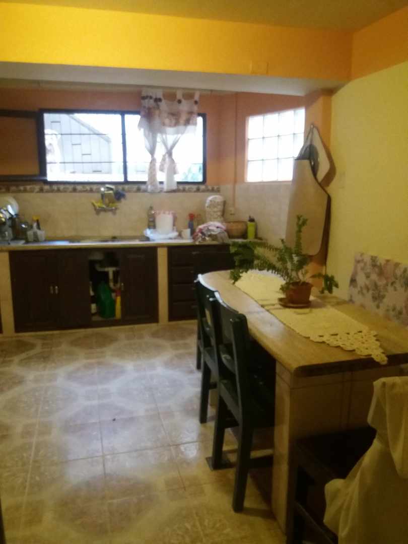 Casa en Aranjuez en Cochabamba 8 dormitorios 4 baños 3 parqueos Foto 7