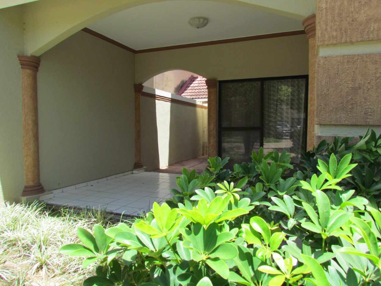 Casa en Entre 4to y 5to anillo Sur en Santa Cruz de la Sierra 4 dormitorios 4 baños 2 parqueos Foto 23