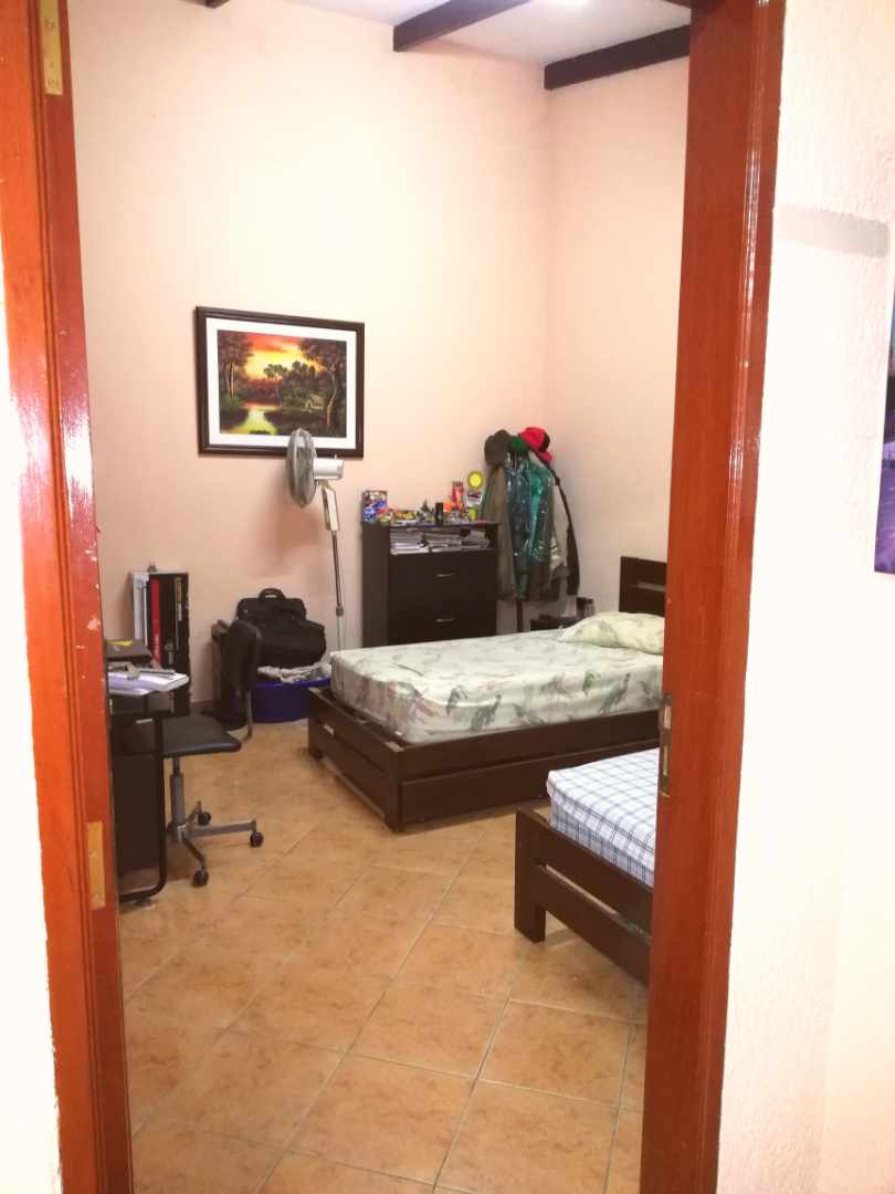 Casa en VentaBarrio Cordecruz Sur 6to Anillo 3 dormitorios 2 baños 4 parqueos Foto 4