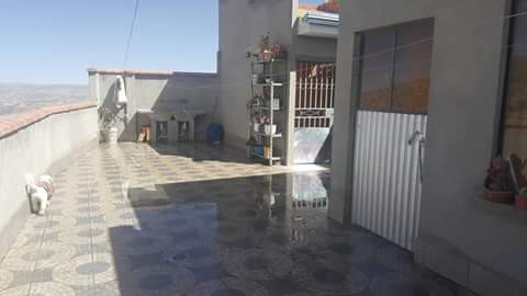 Casa en VentaCalle Tupac Katari N° 12034, Zona Alto Las Delicias a una cuadra de la Avenida Juan Jose Torrez (Periferica) 4 dormitorios 1 baños 1 parqueos Foto 1