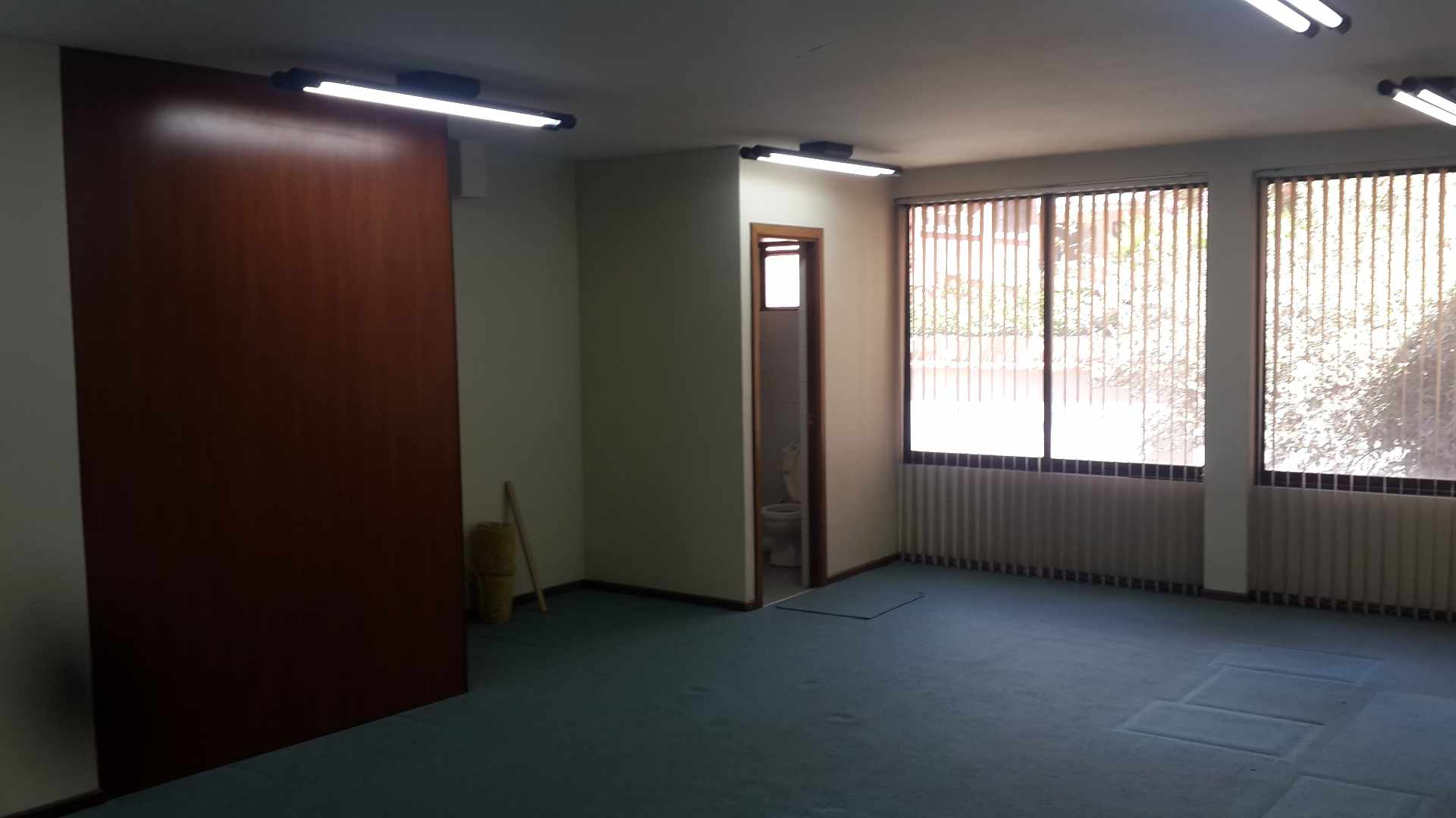 Oficina en VentaCalle Belisario Salinas Edificio Belisario Salinas entre Av. 20 de Octubre y Av. 6 de Agosto Foto 2