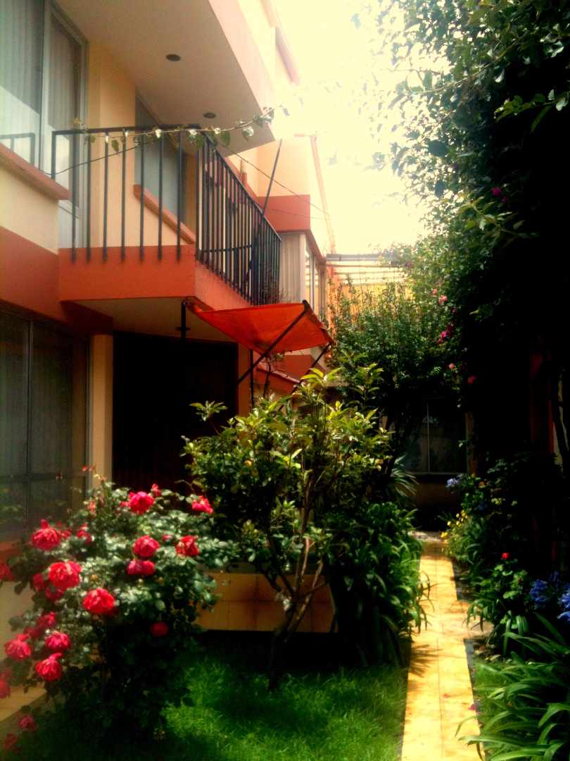 Casa en Irpavi en La Paz 7 dormitorios 5 baños 3 parqueos Foto 1