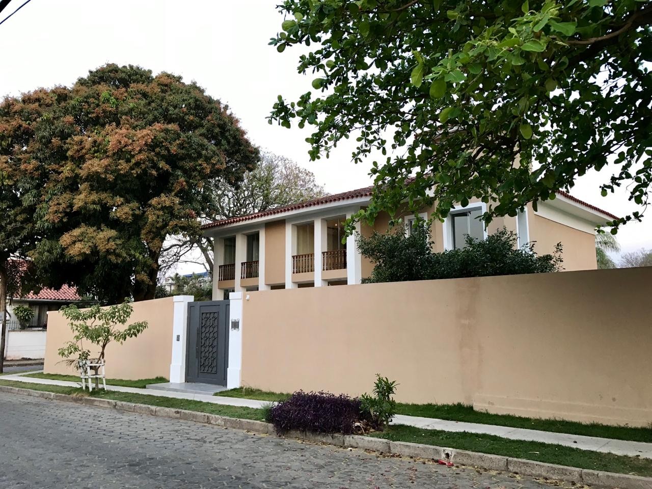 Casa en VentaAv. San Martín Equipetrol Calle 9 entre 2do y 3er Anillo  Foto 6