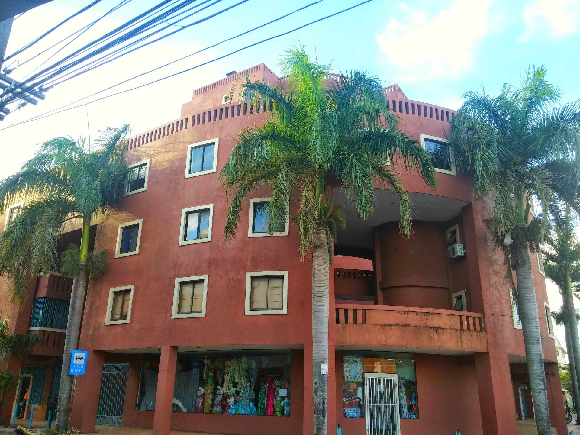 Departamento en VentaEdificio Cruz del Sur, calle Ballivián esquina Tarija 4 dormitorios 3 baños 1 parqueos Foto 5