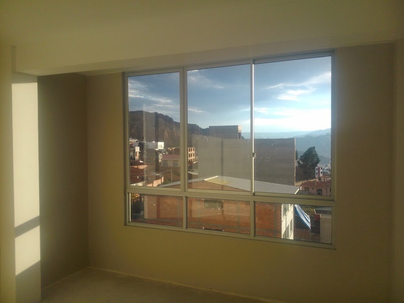 Departamento en El Pedregal en La Paz 3 dormitorios 2 baños  Foto 3
