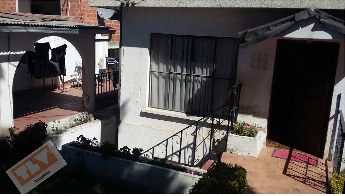 Casa en VentaZona de Bolognia a una cuadra del puente c. 5 Irpavi 9 dormitorios 5 baños 3 parqueos Foto 3