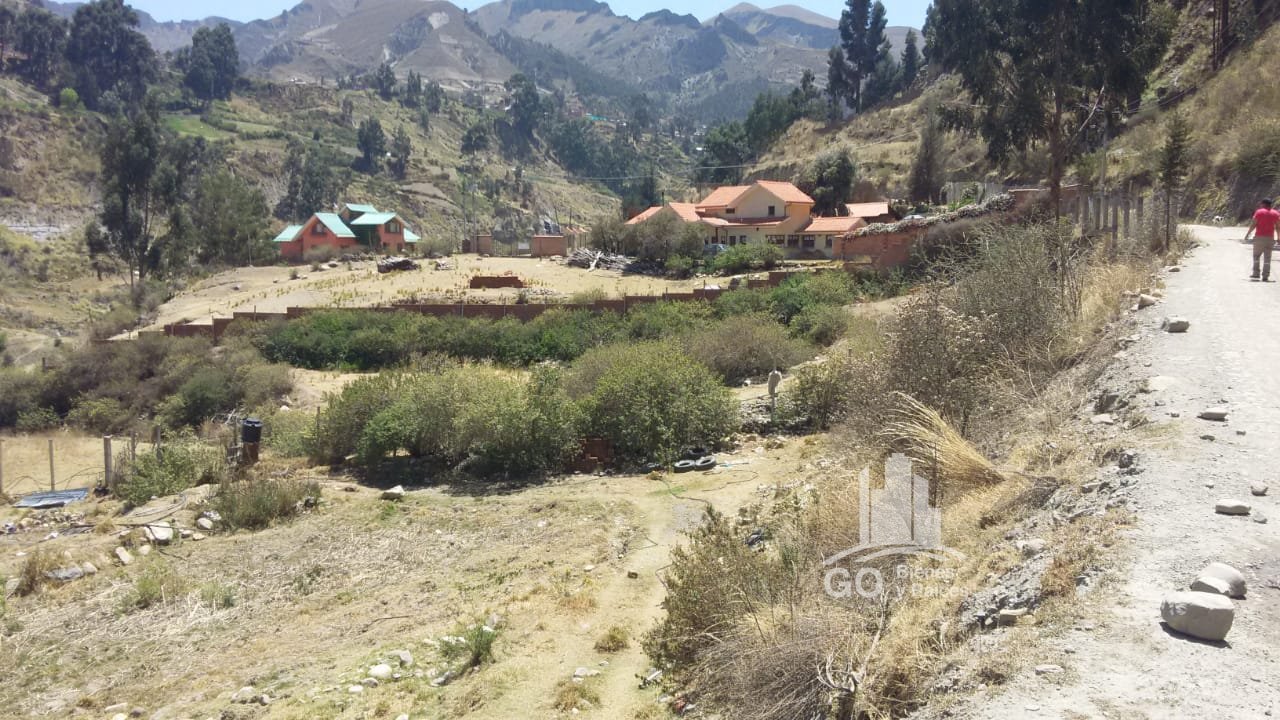 Terreno en VentaCHICANI, Zona Sur, La Paz-Bolivia    Foto 1