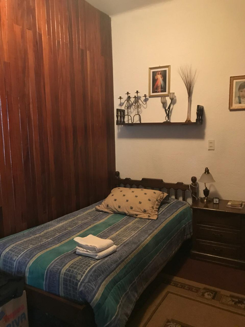Casa en Centro en Cochabamba 5 dormitorios 3 baños 3 parqueos Foto 3