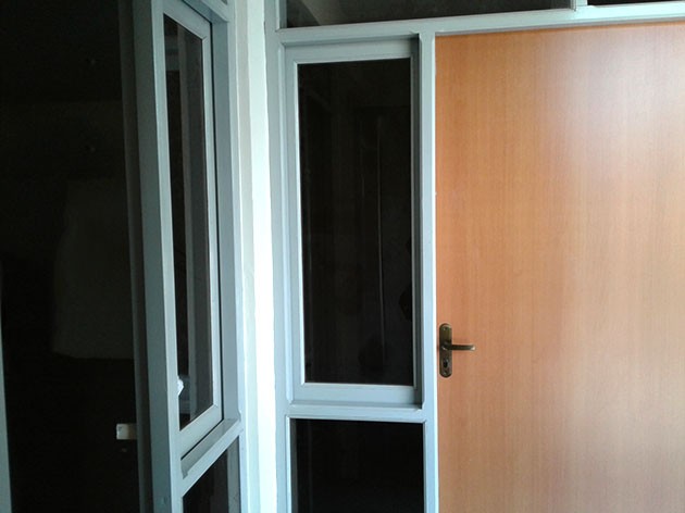 Habitación en AlquilerMonoambiente con 2 puertas, entre Radial 19 y Piraí Bs. 1600 Foto 5
