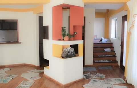Casa en El Pedregal en La Paz 4 dormitorios 4 baños 2 parqueos Foto 3