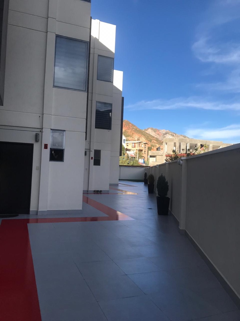 Casa en Aranjuez en La Paz 4 dormitorios 7 baños 2 parqueos Foto 2