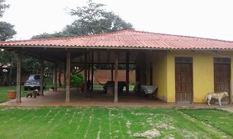 Casa en AlquilerAv. virgen de cotoca 8vo anillo 2 dormitorios 2 baños 27 parqueos Foto 1