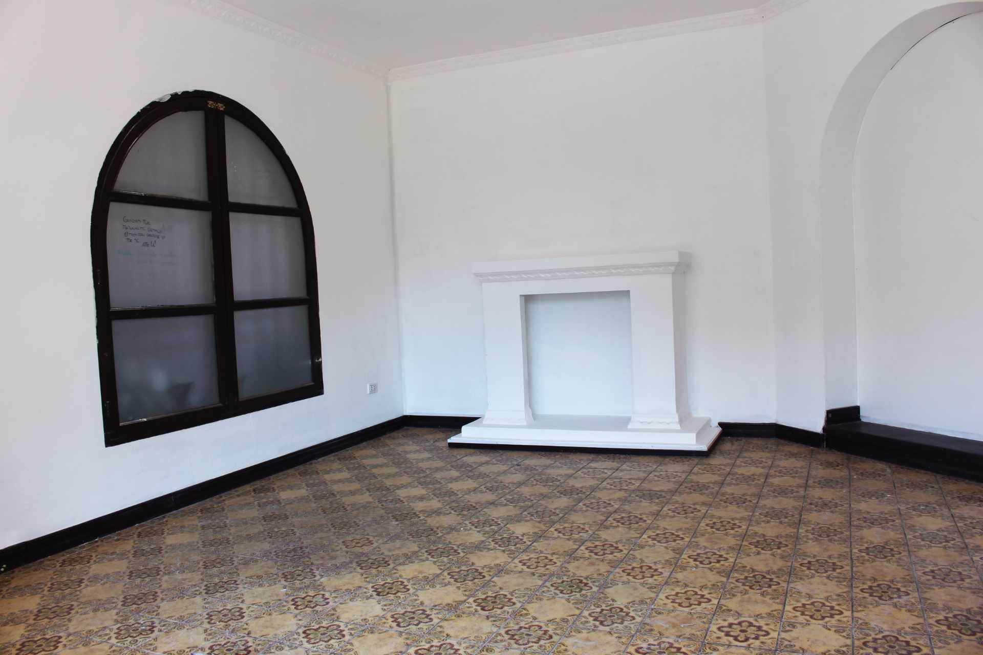 Casa Zona Equipetrol entre 2do y 3er anillo Av. San Martín calle 9 Foto 2