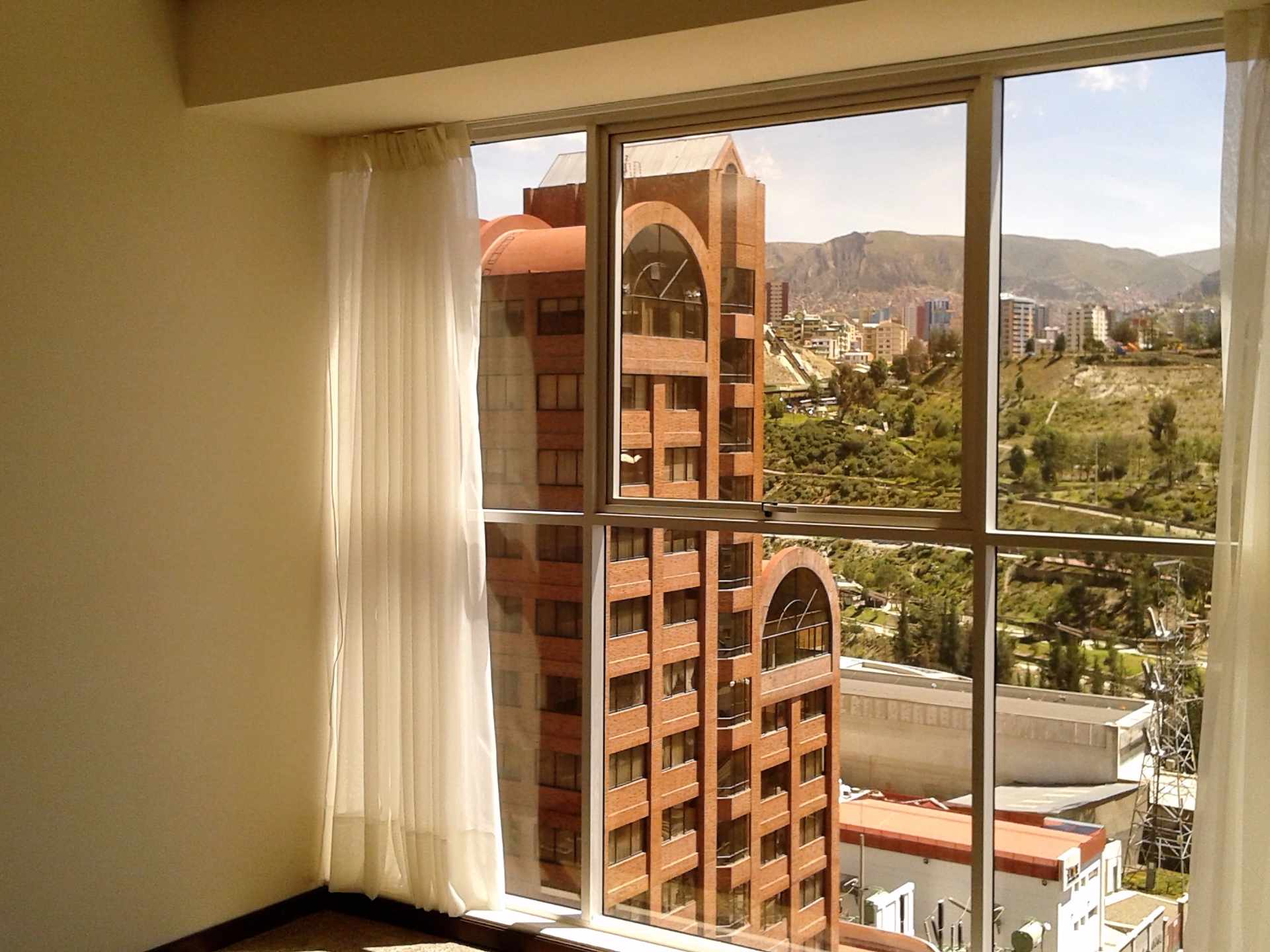 Departamento en Sopocachi en La Paz 2 dormitorios 2 baños  Foto 3