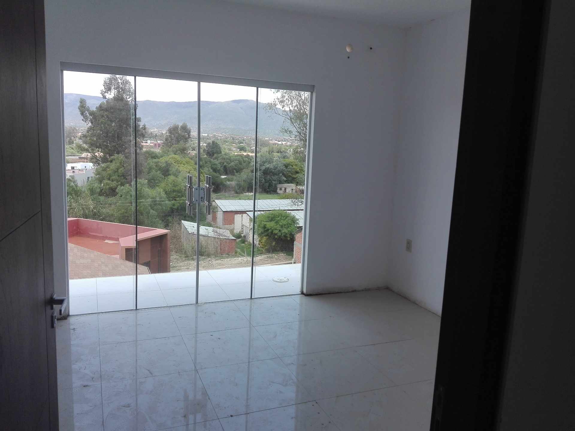 Departamento en Miraflores en Tarija 3 dormitorios 3 baños 2 parqueos Foto 5
