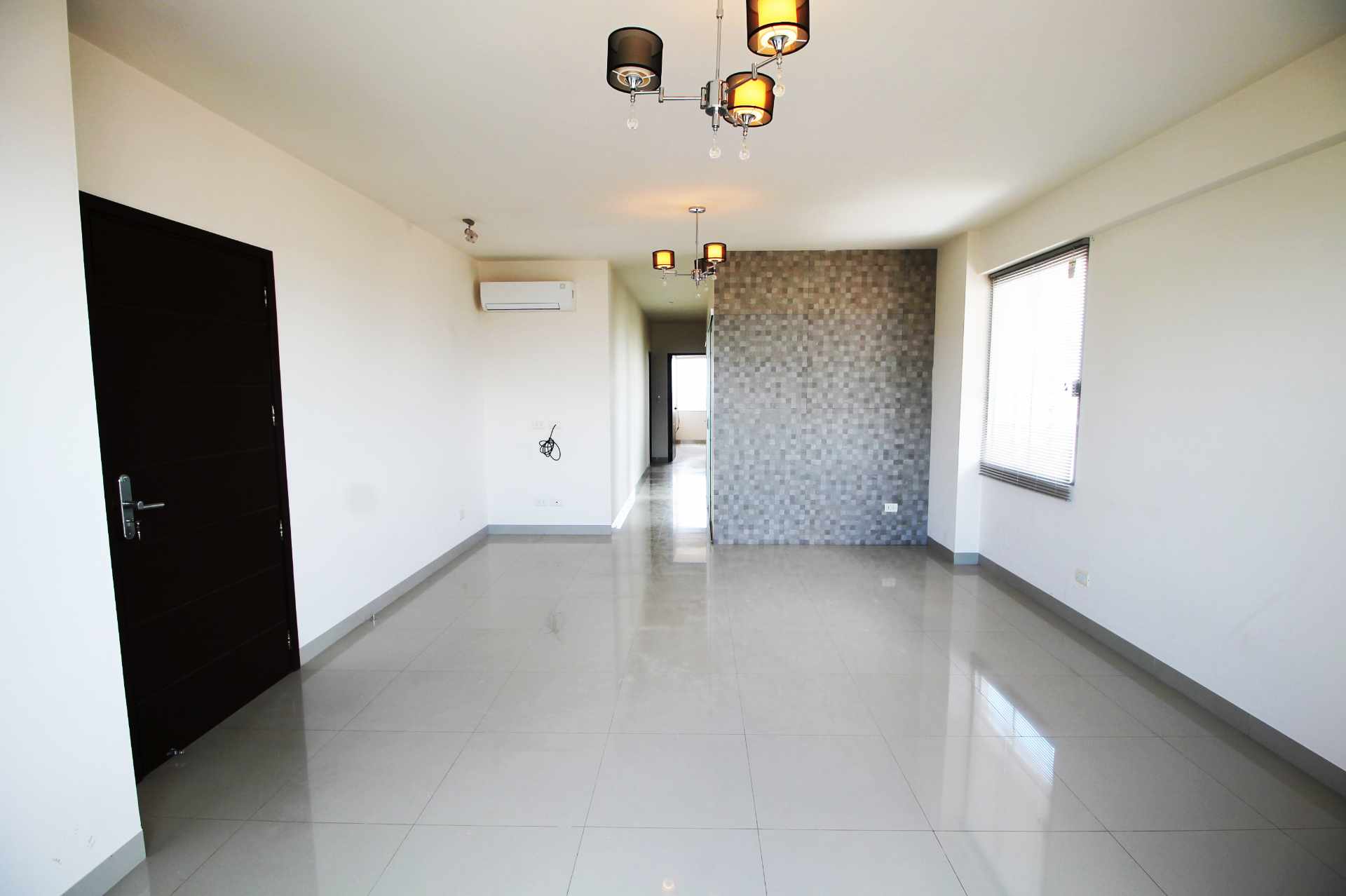 Departamento en AlquilerEdificio Elvira de Mendoza, Calle Elvira de Mendoza casi Av Las Americas 2 dormitorios 2 baños  Foto 4