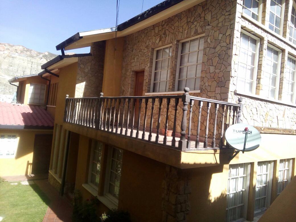 Casa en Los Pinos en La Paz 4 dormitorios 3 baños 3 parqueos Foto 9
