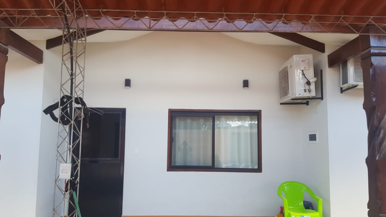 Casa en VentaBarrio GUARACACHI, Av. Rolando de Chazal entre 4to y 5to anillo. Foto 5