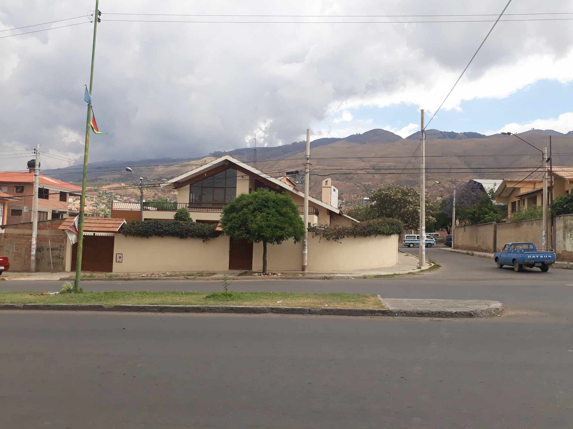 Casa en VentaSobre AV. CIRCUNVALACION Pacata Baja Foto 1