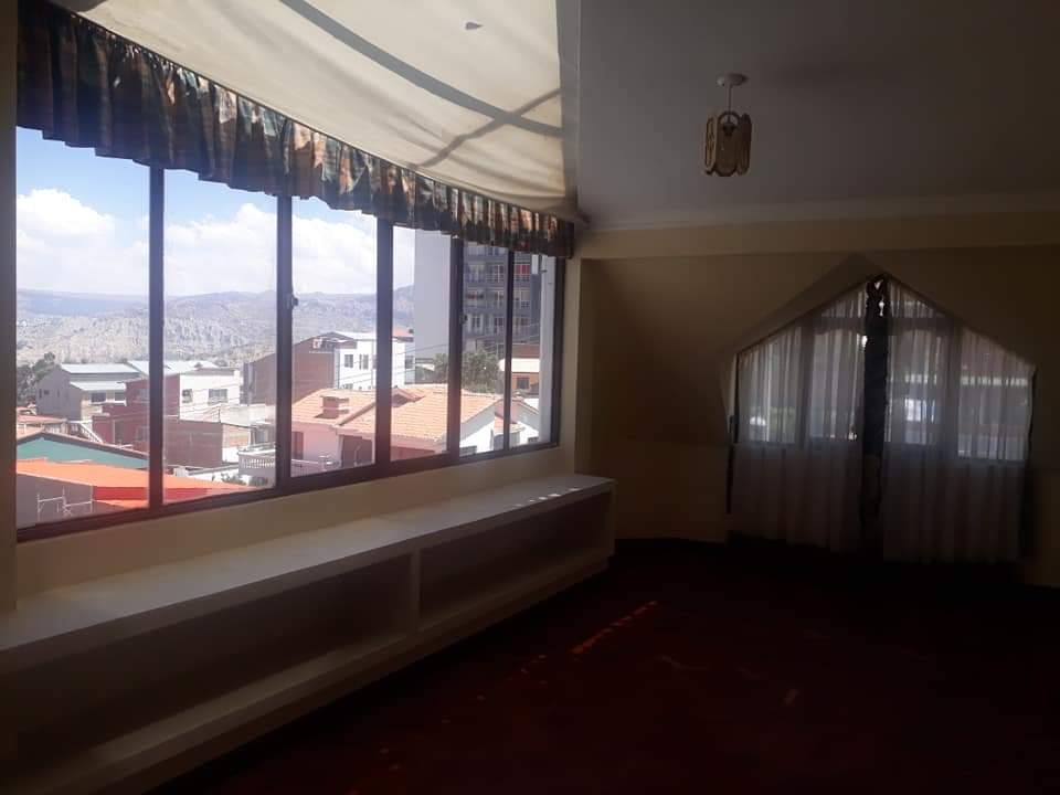 Departamento en Cota Cota en La Paz 5 dormitorios 4 baños 1 parqueos Foto 11