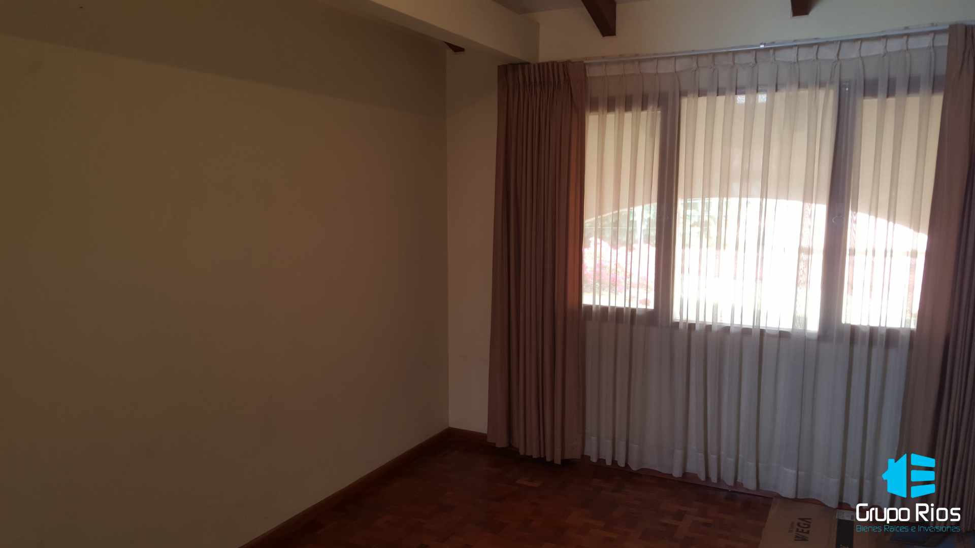 Casa en Aranjuez en Cochabamba 4 dormitorios 4 baños 2 parqueos Foto 5