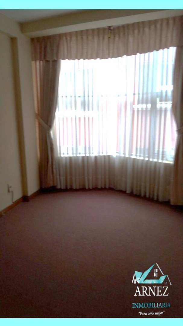 En Alquiler a $us 700 Foto 2