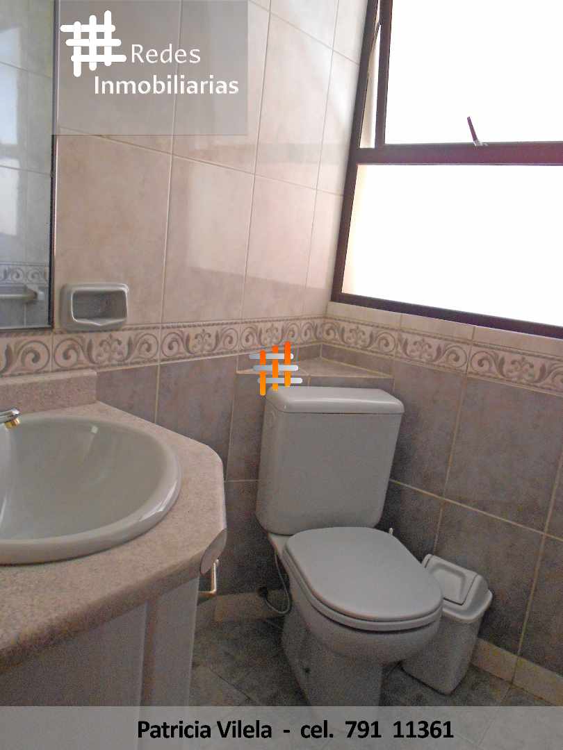 Departamento en Obrajes en La Paz 3 dormitorios 3 baños 1 parqueos Foto 9