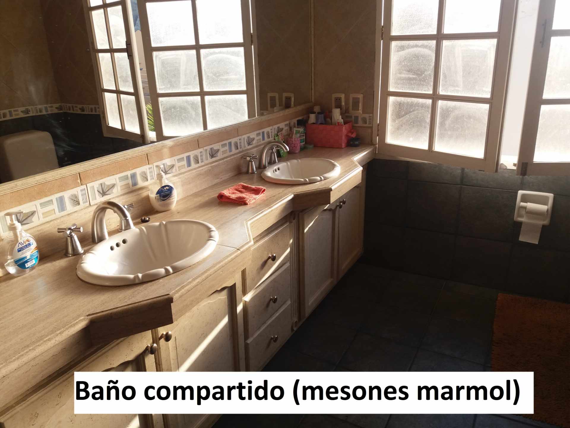 Casa en VentaUrbanización Flor de Irpavi 4 dormitorios 6 baños 3 parqueos Foto 18