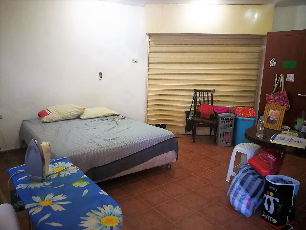 Casa  Barrio Héroes del Chaco, a solo 5 cuadras de la Av. 3 Pasos al frente Foto 2