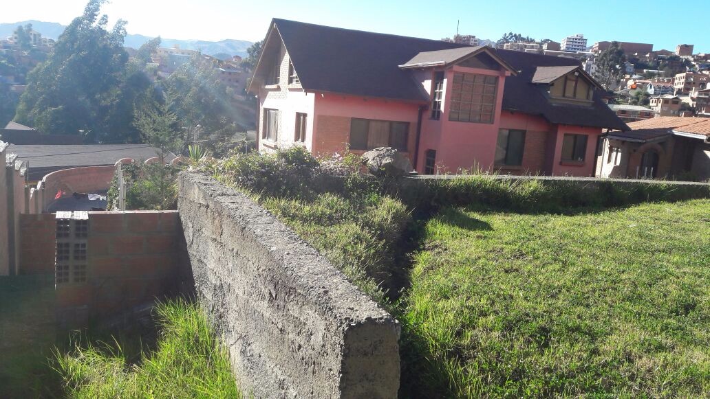 Casa en Los Pinos en La Paz 8 dormitorios 8 baños 5 parqueos Foto 1