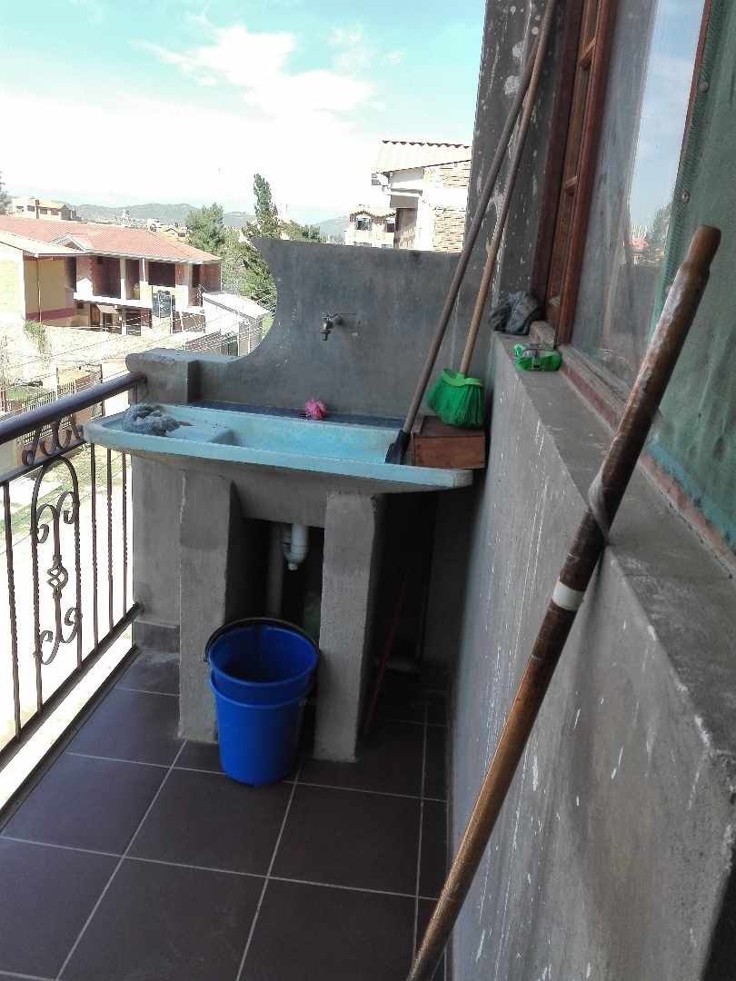 Departamento en Sacaba en Cochabamba 3 dormitorios 2 baños 1 parqueos Foto 3