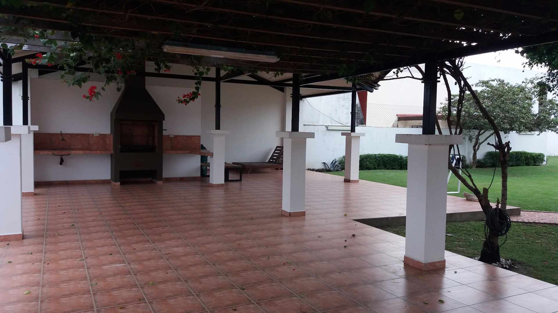 Casa en Entre 6to y 7mo anillo Norte en Santa Cruz de la Sierra 3 dormitorios 4 baños 2 parqueos Foto 10