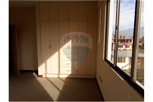 En Alquiler a $us 400 Foto 4