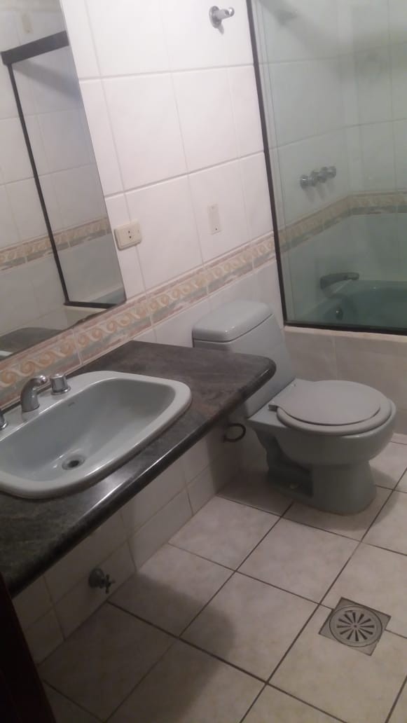 Casa ALQUILO CASA DE 2 PLANTAS, $US 700, DENTRO DE CONDOMINIO, ZONA NORTE 7MO ANILLO Foto 6