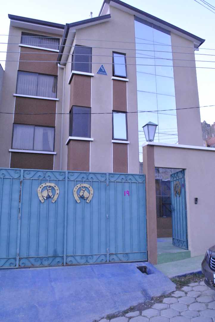 Departamento en Irpavi en La Paz 3 dormitorios 4 baños 1 parqueos Foto 1