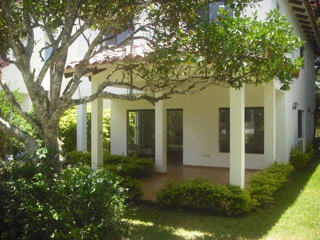 Casa en AlquilerCONDOMINIO JARDINES DEL URUBO Foto 9