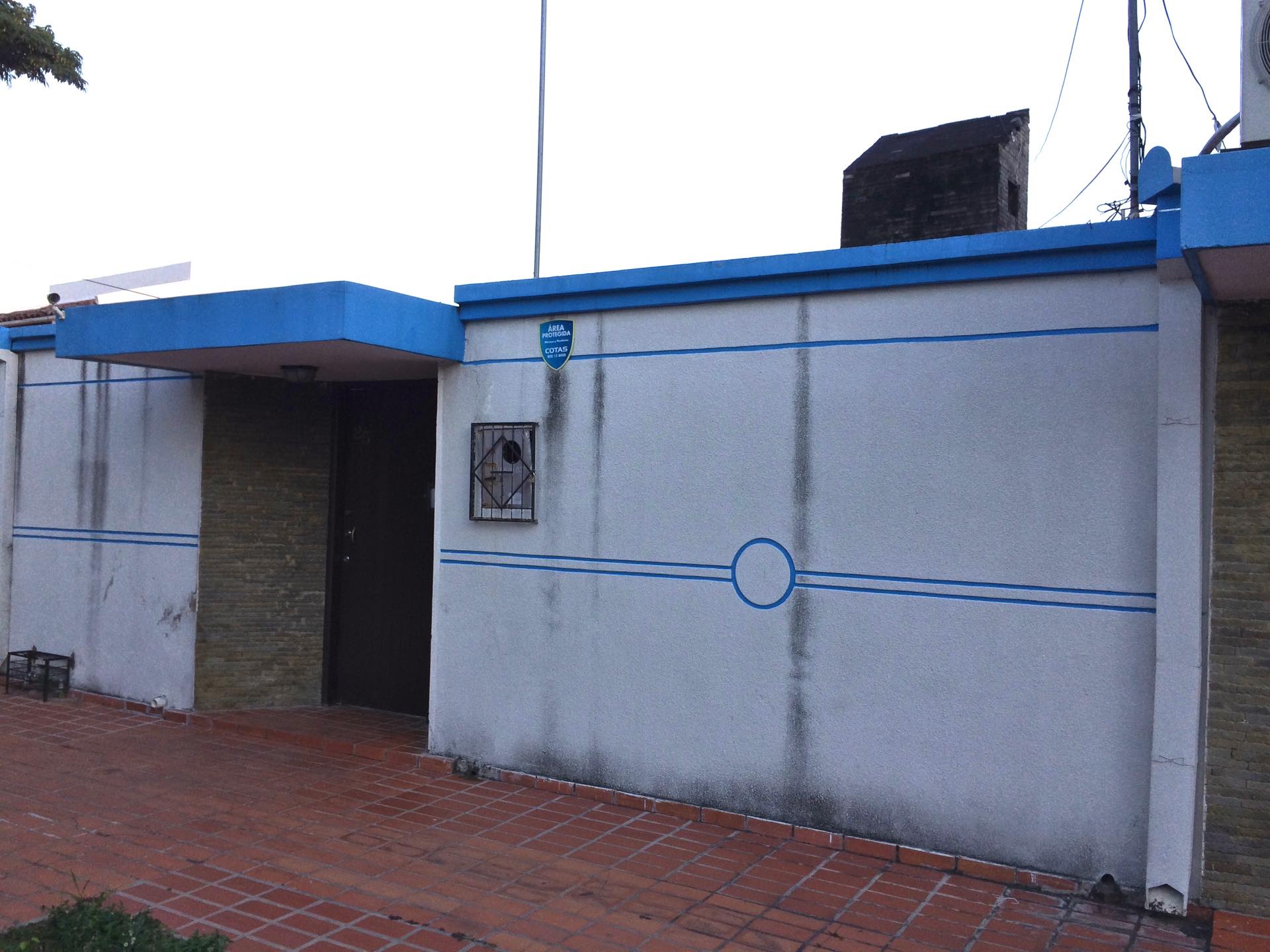 Oficina en Barrio Urbari en Santa Cruz de la Sierra 7 dormitorios 3 baños  Foto 8