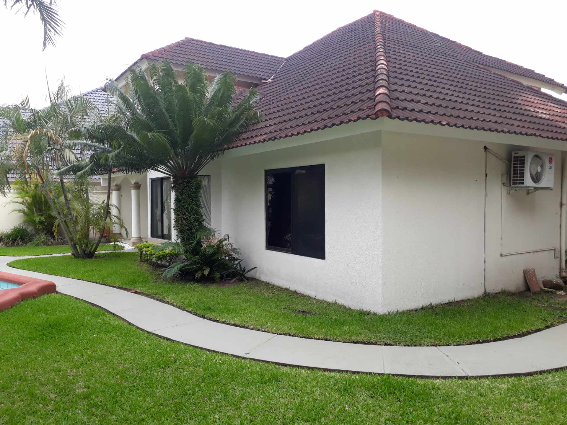 En Alquiler a $us 700 Foto 42