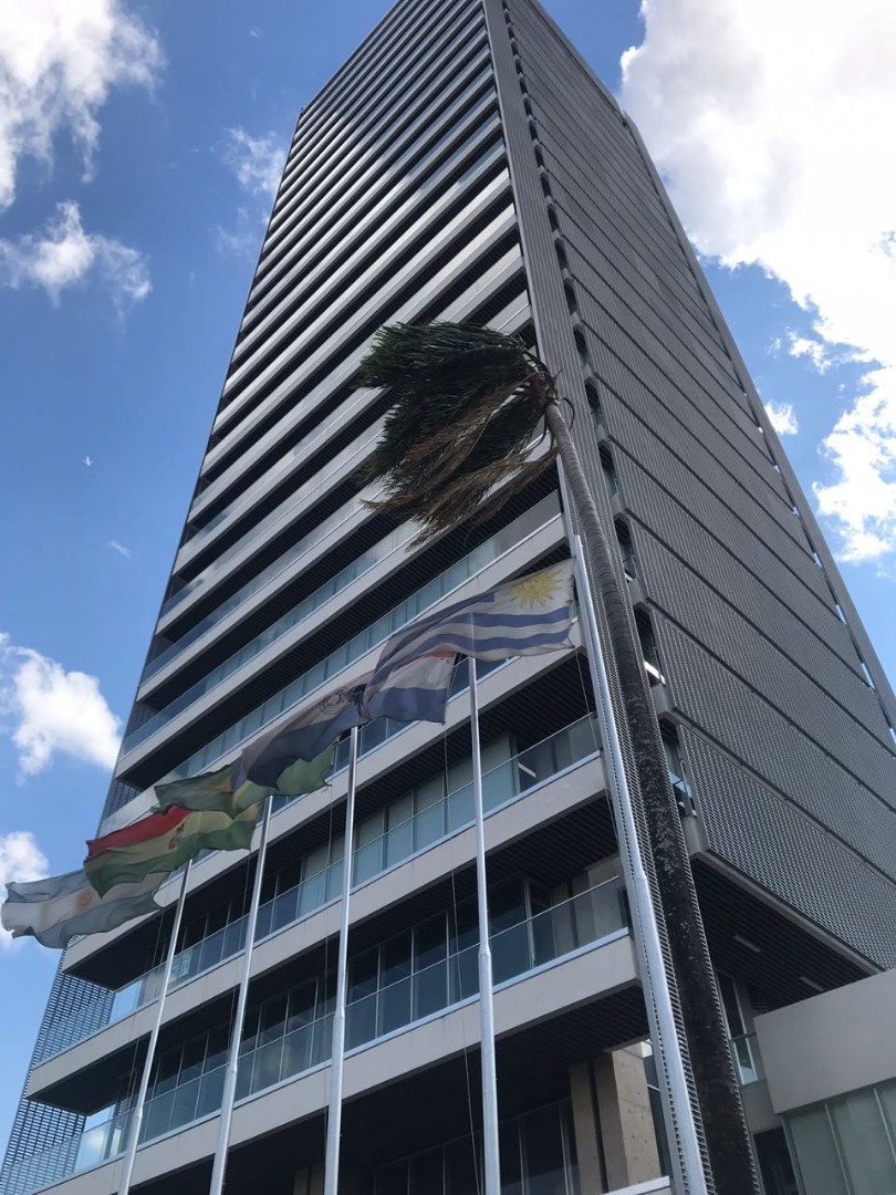 Oficina en Equipetrol en Santa Cruz de la Sierra 2 dormitorios 2 baños 2 parqueos Foto 1