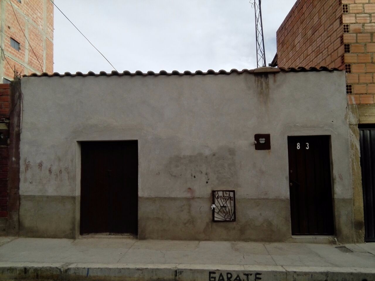 Casa en VentaZona 16 De Julio Calle Guaqui Nro 83
El Alto 4 dormitorios 1 baños  Foto 1
