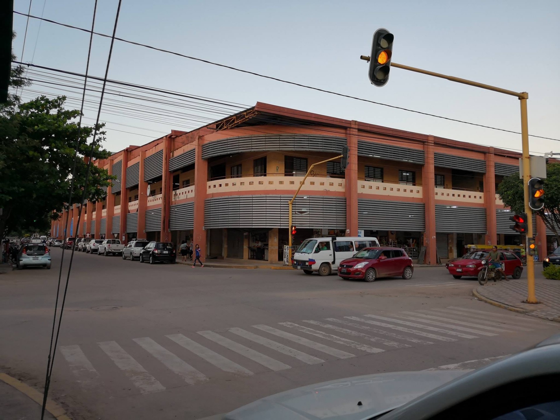 Casa en VentaZona Central Calle Oruro entre Av. Mendez Arcos y Capitán Manchego a 20 metros del mercado central. Foto 2