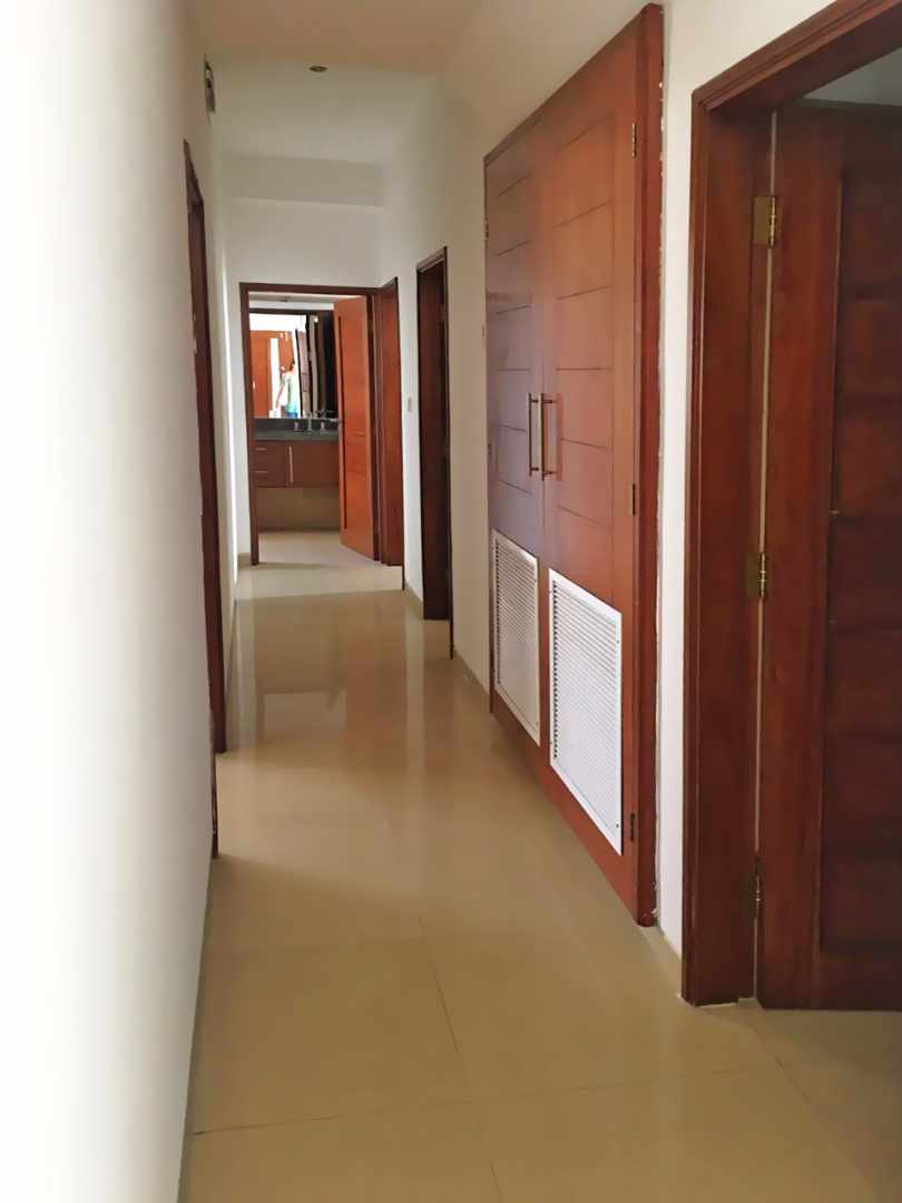 Departamento en AlquilerTorre Milan a media cuadra de la Av. Irala Foto 6