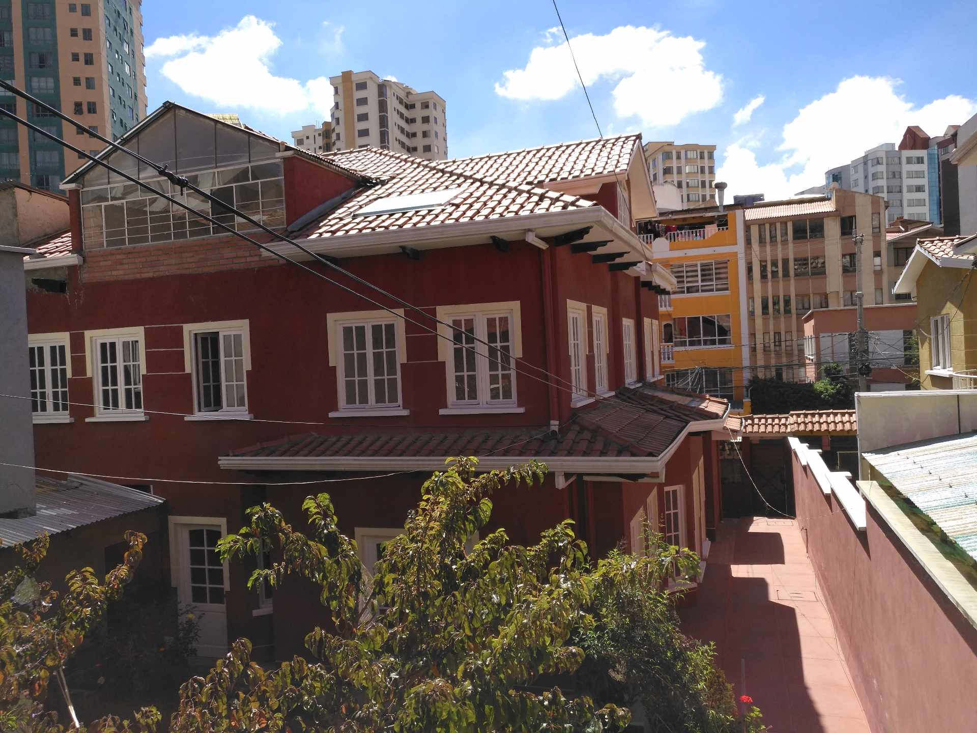 Casa en Miraflores en La Paz 11 dormitorios 4 baños 2 parqueos Foto 1