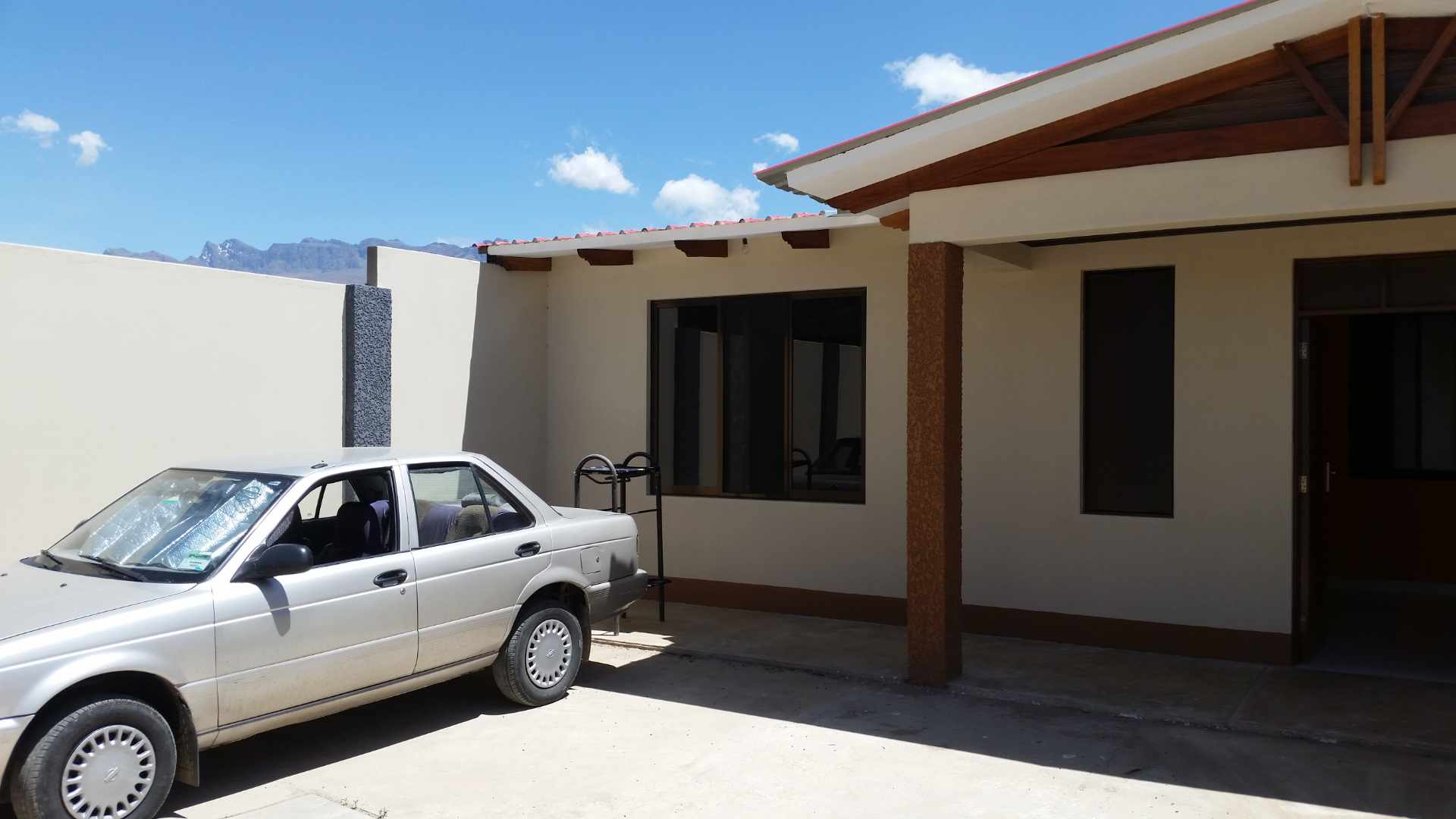 Casa en Colcapirhua en Cochabamba 2 dormitorios 1 baños 3 parqueos Foto 2