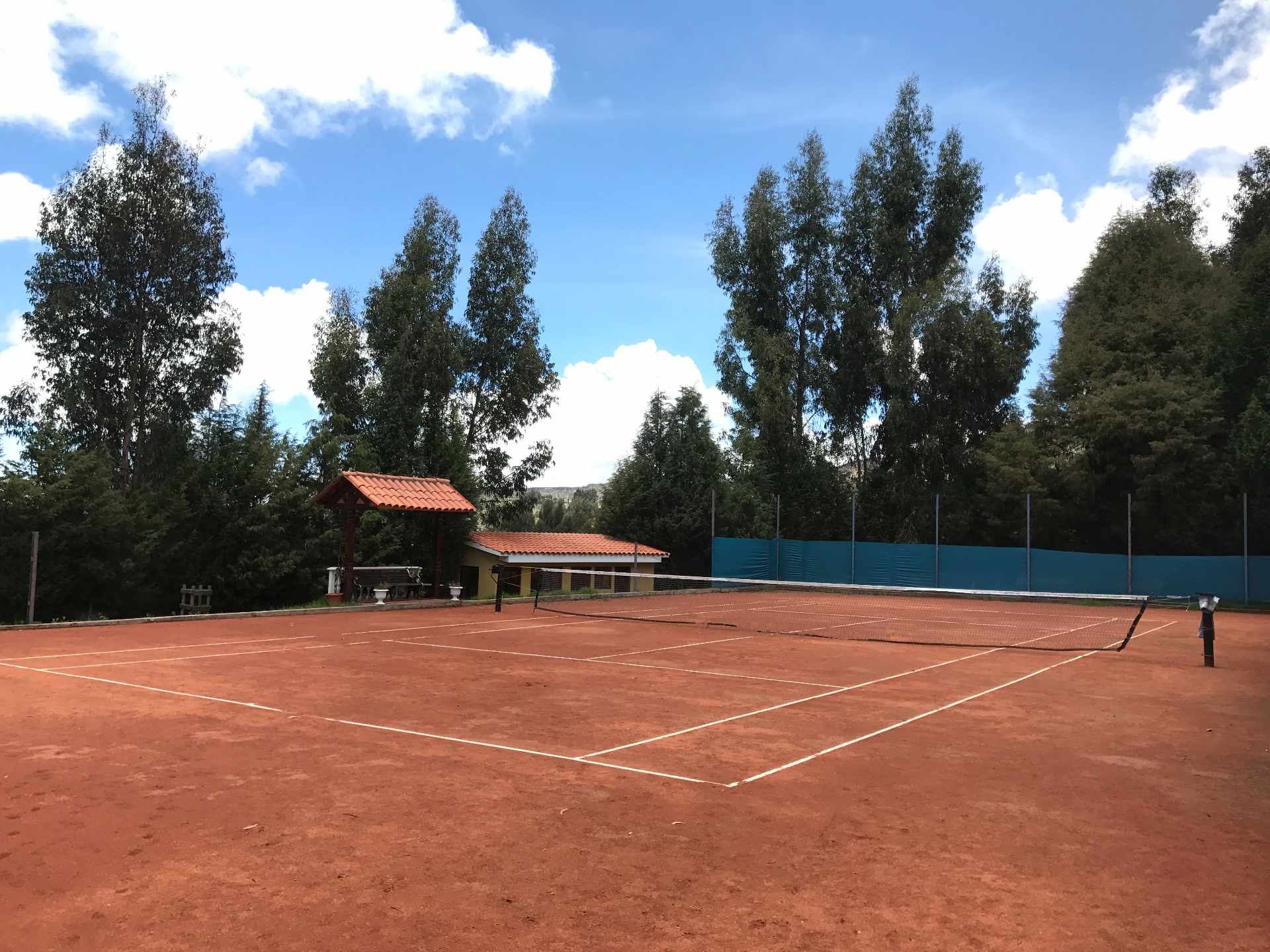 Casa en Achocalla en La Paz 3 dormitorios 5 baños 6 parqueos Foto 3