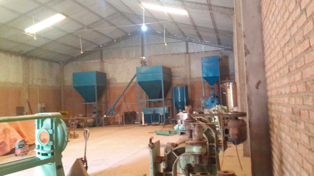 Galpón en VentaTERRENO CON GALPON EN ZONA URBANA DE COTOCA Foto 1