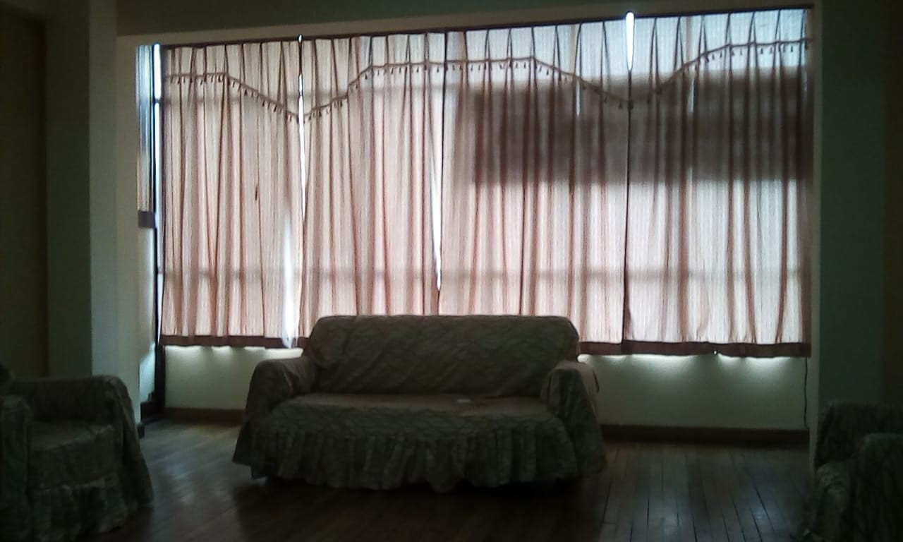 Oficina en AlquilerSopocahi centro frente a monoblog umsa. edificio universal piso 4 oficina 4A 2 dormitorios 1 baños  Foto 1